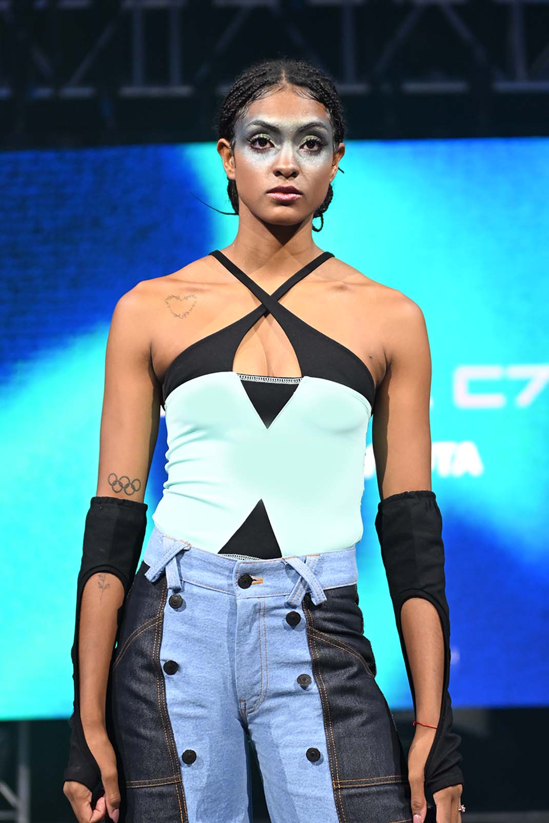 OMODA Top
